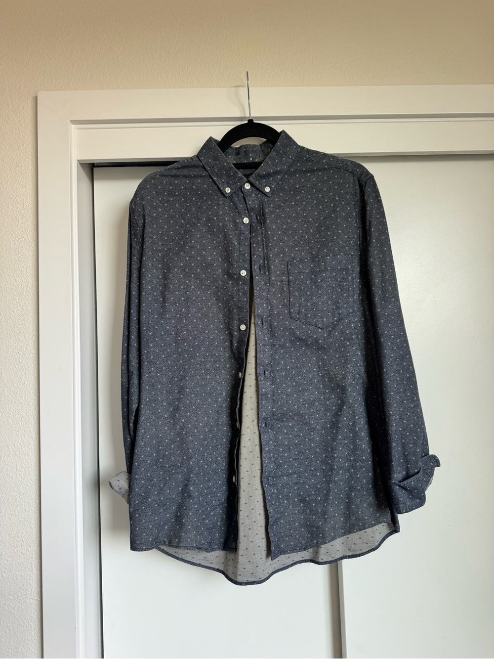 Lot of 5 Men’s Button Down Shirts